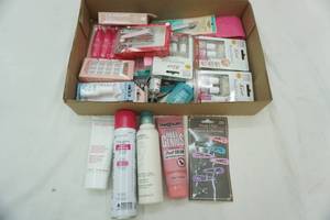 lot 187 image: NEW Nail Kits & Accessories