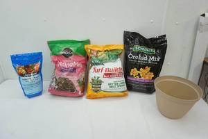 lot 215 image: NEW Garden & Lawn Supplies