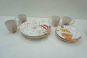 lot 230 image: Rosanna Holiday dinnerware