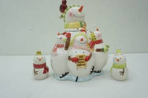lot 234 image: Snowman Cookie Jar & Salt & Pepper Shakers