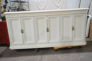 lot 341 image: Century Furniture Buffet
