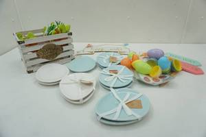 lot 242 image: Easter decor