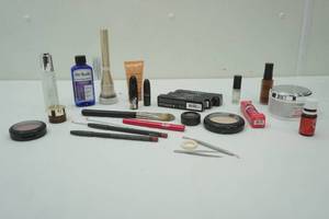 lot 262 image: Makeup Lot Bobbi Brown, Loreal Revita lift, NYC and more