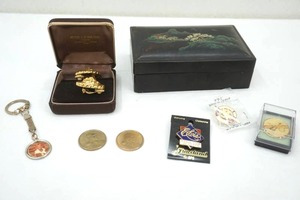 lot 277 image: Jewelry & Coins