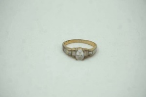 lot 281 image: Costume Diamond Ring