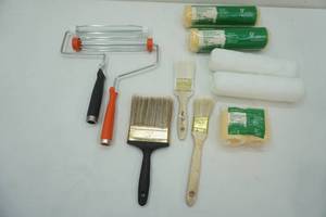 lot 300 image: Painting Supplies
