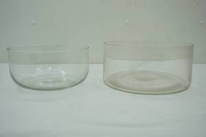 lot 321 image: Glass Serving Bowls