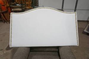 lot 372 image: head board