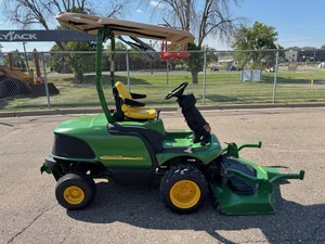 lot 3 image: John Deere 1435 Commercial Mower