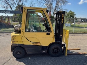 lot 8 image: Hyster H50FT 5000lb Pneumatic Tire LP Forklift with Cab