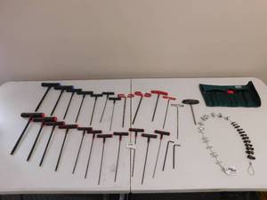 lot 15 image: Eklind & Wiha Hex Keys with Thread Checker