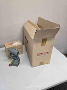 lot 12 image: 8 - NEW Belgas Gas Regulators