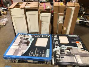 lot 31 image: Lot of Assorted Kitchen Cabinets Various Models and Conditions Customer Returns see Pictures