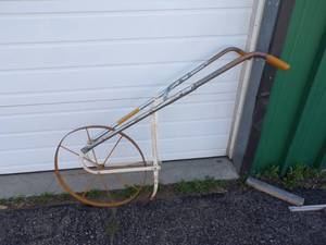 lot 77 image: Garden Cultivator
