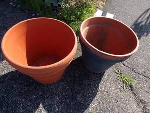 lot 79 image: Pair of Large Garden Planters