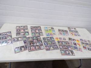 lot 19 image: Huge Base Ball Card Collection
