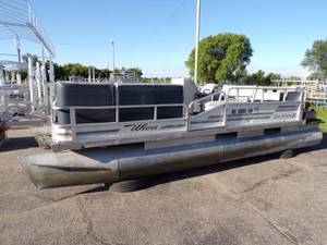 1990 Weeres Pontoon Sport Fisherman 20 with Mercury 25 HP Outboard