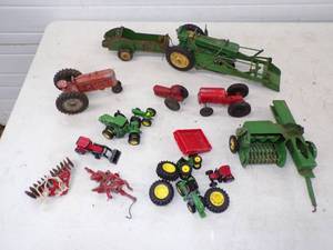 lot 27 image: Vintage Toy Tractors and Machinery