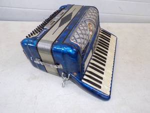 lot 124 image: Harmonica