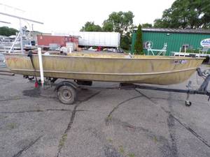lot 4 image: 1978 Lund 16 Boat and Trailer
