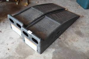 lot 182 image: Car Ramps