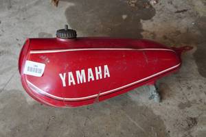 lot 184 image: Vintage Yamaha Motorcycle Gas Tank