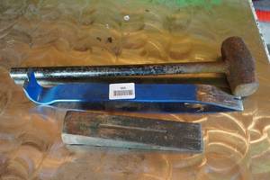 lot 565 image: Pry Bar, Mallet and Wedge