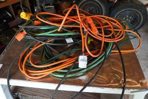 lot 570 image: Assorted Extension Cords