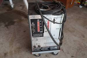lot 1I image: Montgomery Ward Powr Kraft AC-DC Arc Welder