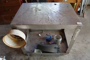 lot 578 image: Metal Rolling Cart