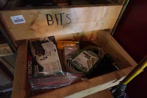 lot 221 image: Assorted Hardware - Roto Zip Spiral Saw,  Extension Cord, Tools
