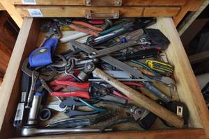 lot 144 image: Contents of Drawer - Cutters, Channellock