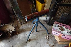 lot 125 image: Adjustable Material Roller