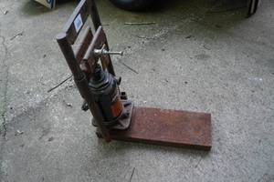 lot 14 image: Homemade Press with Pro X One 20 Ton Hydraulic Bottle Jack