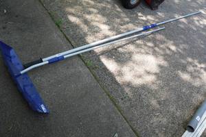 lot 30 image: Roof Rake