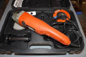 lot 72 image: Black & Decker Corded Grinder