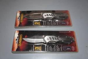 lot 77 image: 2 Guidesman 3 Blade Folding Knives