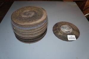 lot 100 image: Sanding Pads