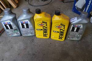 lot 91 image: 5 Quarts of Assorted Motor Oil