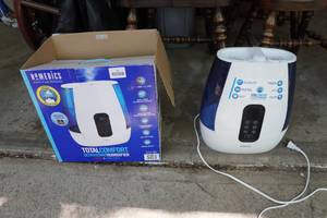 lot 162 image: Homedics Humidifier