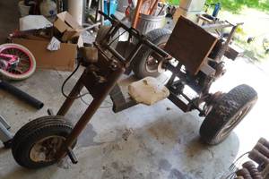 lot 1E image: Homemade Gas Powered Tricycle - Welded Steel Tubing