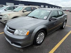 lot 4 image: 2013 Dodge Avenger SE