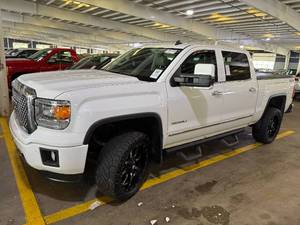 lot 14 image: 2014 GMC Sierra Denali 1500 Crew Cab 4x4