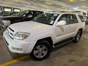 lot 16 image: 2004 Toyota 4Runner Limited 4x4