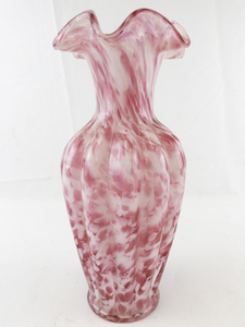 lot 24I image: 11 FENTON VASA Murrhina Rose Mist Vase.