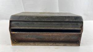 lot 251 image: Vintage Evergreen Metal Mailbox with Folding Cover