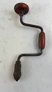 lot 261 image: Vintage Stanley No.966 8-Inch Hand Crank Drill