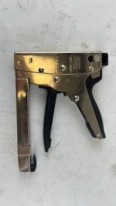 lot 274 image: Craftsman Heavy Duty Stapler