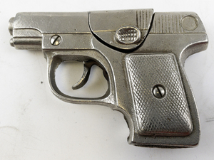 lot 191 image: Vintage 1930s Jr. Police Chief Cast Iron Toy Cap Gun