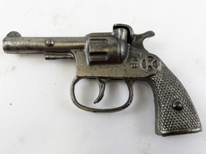 lot 194 image: Vintage Kilgore B.O.E. Cast Iron Miniature Toy Cap Gun